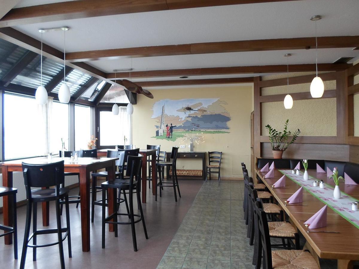 מלון Atting Flugplatzrestaurant Wallmuhle מראה חיצוני תמונה
